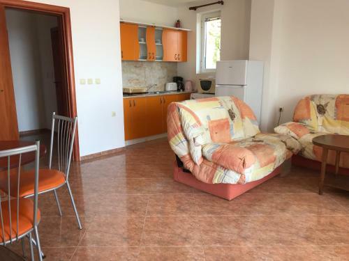 Breeze Nadezhda Apartment