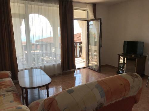Breeze Nadezhda Apartment