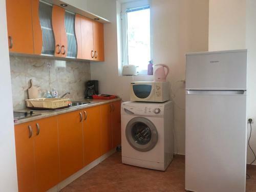 Breeze Nadezhda Apartment