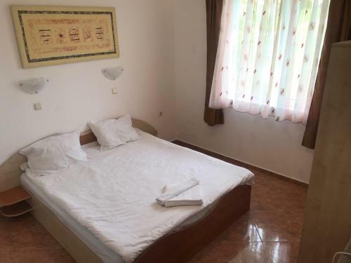 Breeze Nadezhda Apartment