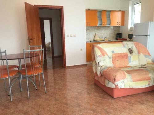 Breeze Nadezhda Apartment