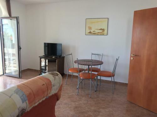 Breeze Nadezhda Apartment