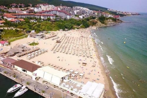 Exclusive Apartment In Porto Paradiso