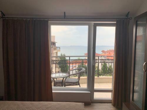 Marina Bay Apart Saint Vlas