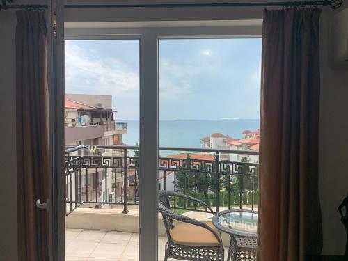 Marina Bay Apart Saint Vlas