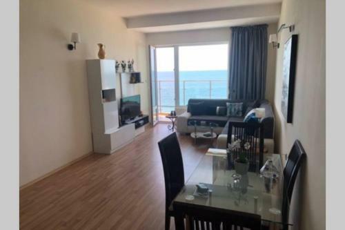 Sea Front Apartment Coral Beach