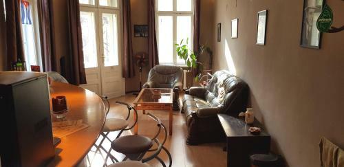 Hostal Top Center - Very Comfortable Private Room
