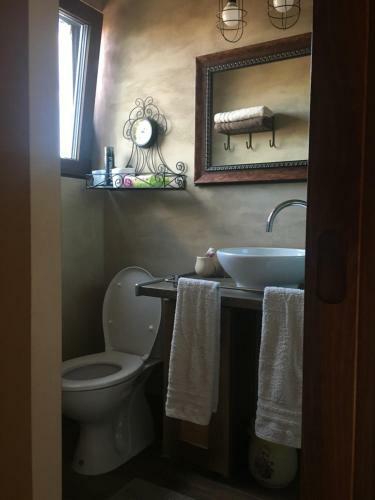 Karina Art Mountain View Apartment