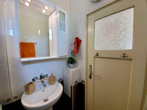 Sunny Central Apartment