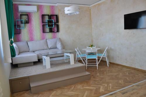 Sofia Central Pretty Apartment