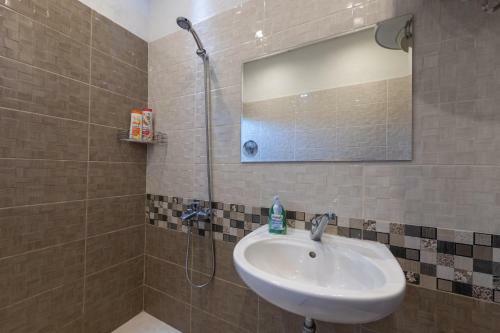 Hostal Oleander Rooms & Apartment
