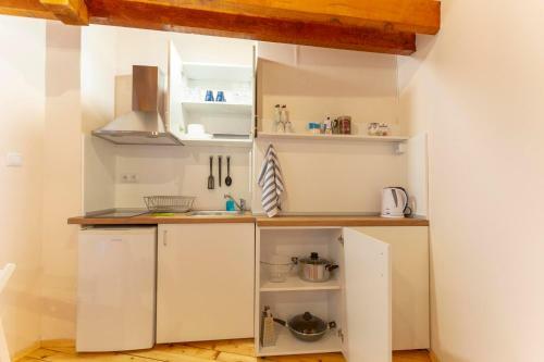 Gallery B28 - 3 Bedroom Sofia Downtown Apartment