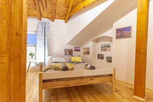 Gallery B28 - 3 Bedroom Sofia Downtown Apartment