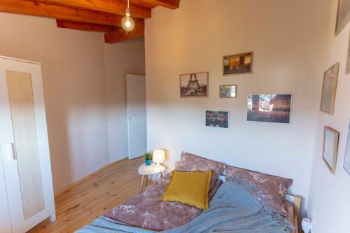 Gallery B28 - 3 Bedroom Sofia Downtown Apartment