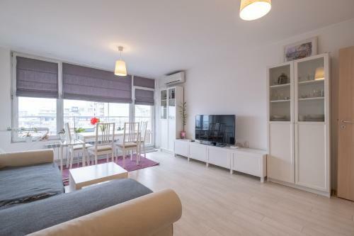 Apartamento Sunny 1- Bdr In Banishora District