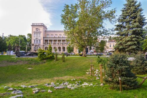 Apartamento Mocca Studio Next To Crystal Garden And Russian Church