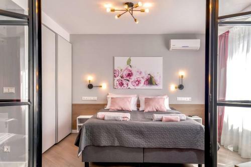 Ros� One Bedroom Designer Apartment In City Centre