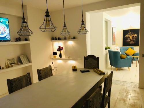 Golden Pearl - Jacuzzi Top Center Luxury Apartment