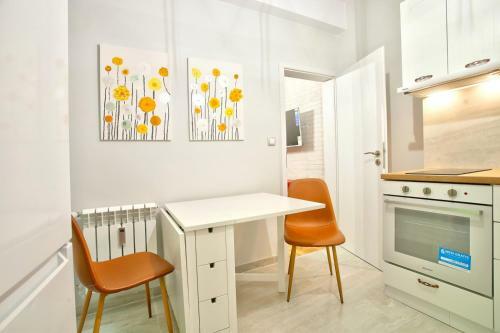 Sunshine Apartment - Top Center