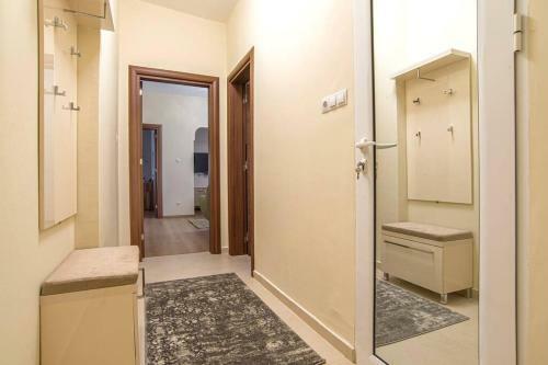 Elegant & Stylish 2 Bedroom Top Central Apartment