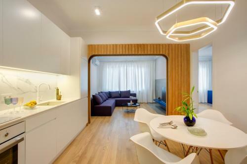 The Blue - Two-bedroom Lux Apartment