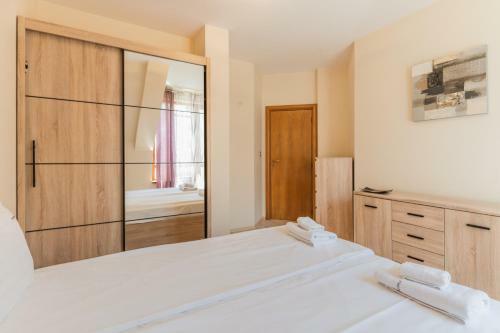 Stylish Apartment With A Big Terrace Next To The Park