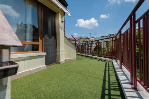 Stylish Apartment With A Big Terrace Next To The Park