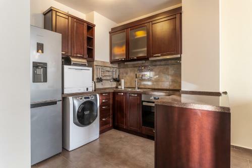 Stylish Apartment With A Big Terrace Next To The Park