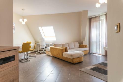 Stylish Apartment With A Big Terrace Next To The Park