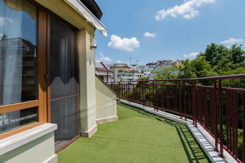 Stylish Apartment With A Big Terrace Next To The Park