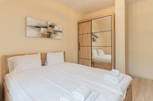 Stylish Apartment With A Big Terrace Next To The Park