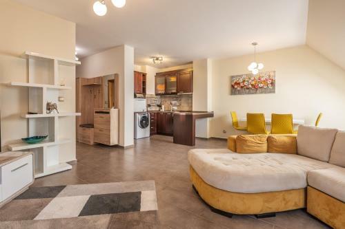 Stylish Apartment With A Big Terrace Next To The Park