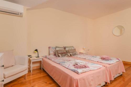 Spacious And Cozy 3 Br Apartment In Downtown Sofia