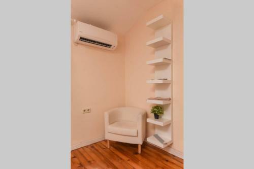 Spacious And Cozy 3 Br Apartment In Downtown Sofia