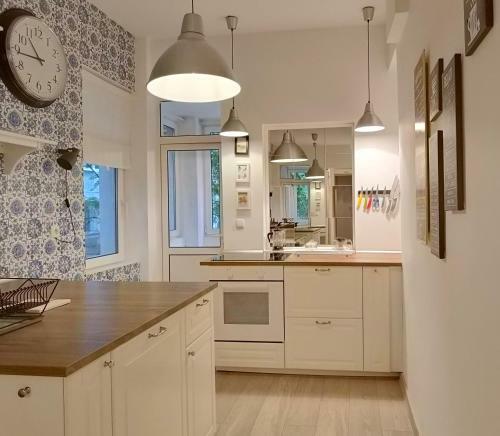 Newly Refurbished Apartment In The City Center