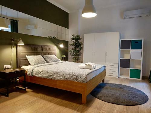 Newly Refurbished Apartment In The City Center