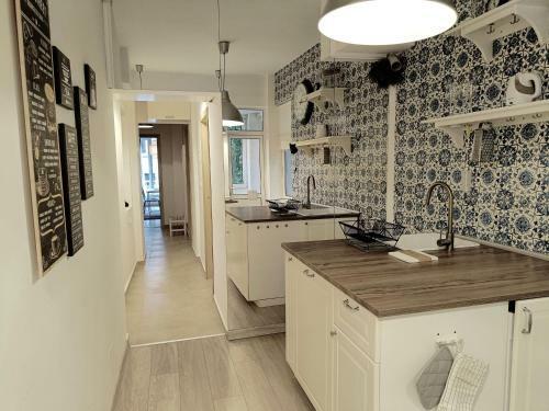 Newly Refurbished Apartment In The City Center