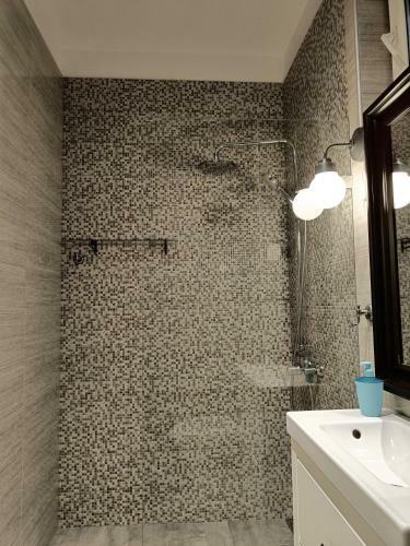 Newly Refurbished Apartment In The City Center