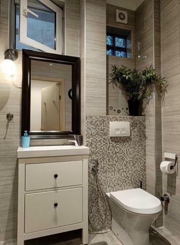 Newly Refurbished Apartment In The City Center
