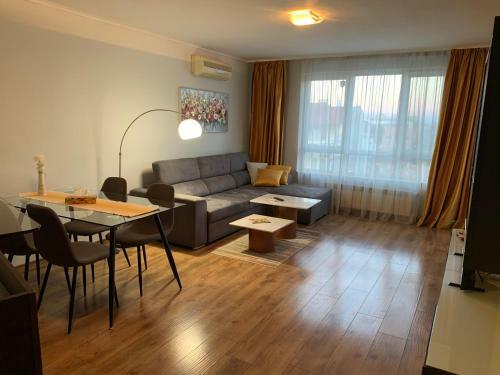Central And Spacious Apartment