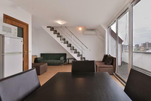 Apartamento One-bedroom Maisonette With Spacious Terrace