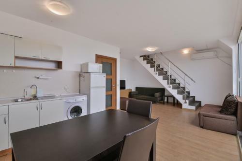 Apartamento One-bedroom Maisonette With Spacious Terrace