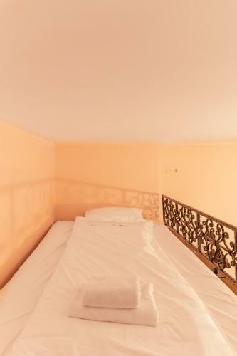 Hidden Gem In One-bedroom Central Apartment