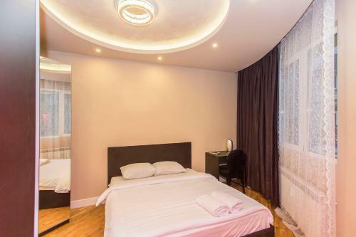 Elegant 2bdr Apartment With A Balcony