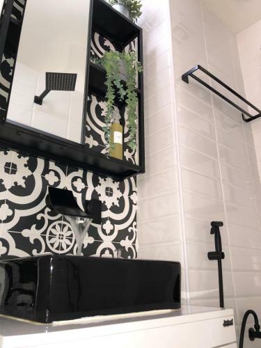 Ekaterina's City Center Gallery Apartment