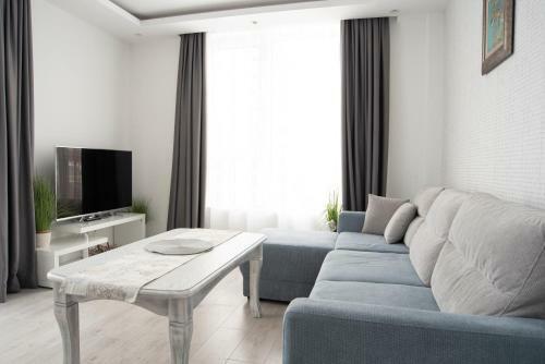 Sunny & Stylish Brand New 2bdr Apartment + Parking