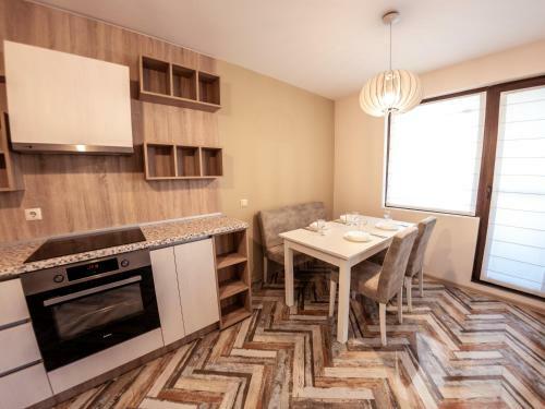 Bright 1bdr Apartment With A Balcony