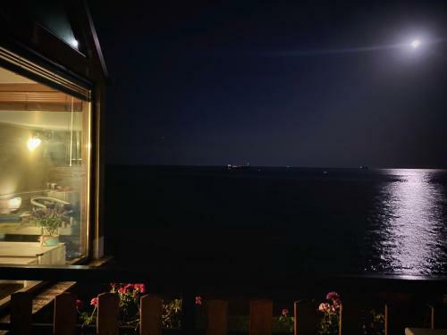Hostal Happy Beach Rooms