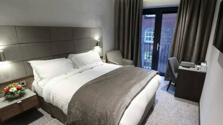 Hotel Ten Square