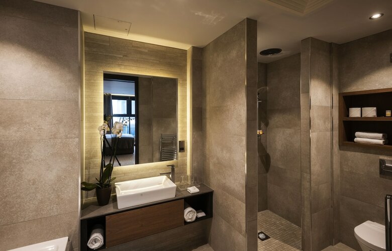 Hotel Ten Square